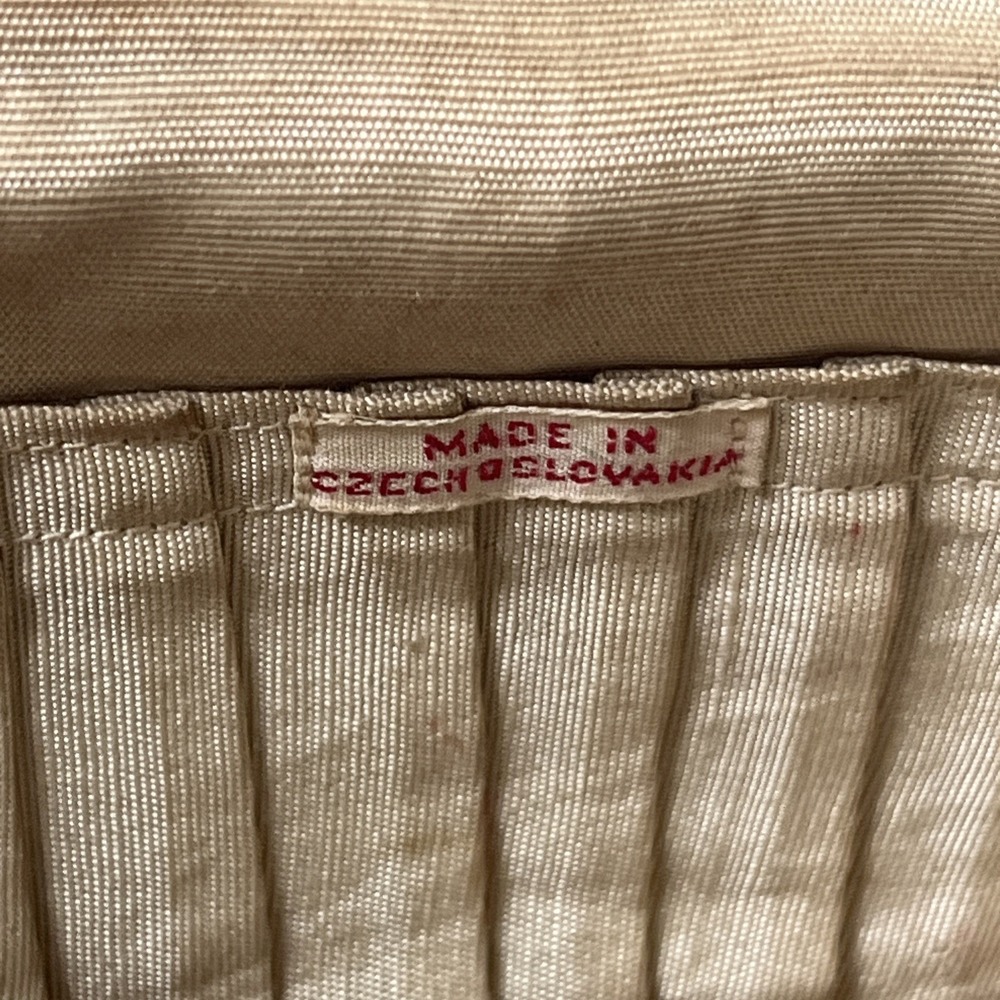 Vintage Needlepoint Evening Purse With Gold‎ Chain Floral Pattern - Picture 7 of 10